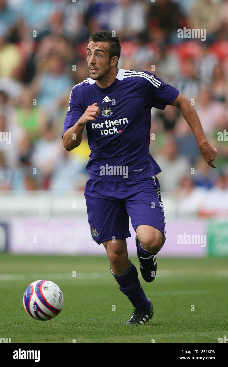 Fußball - freundlich - Doncaster Rovers gegen Newcastle United - Keepmoat Stadium. Jose Enrique Sanchez von Newcastle United. Stockfoto