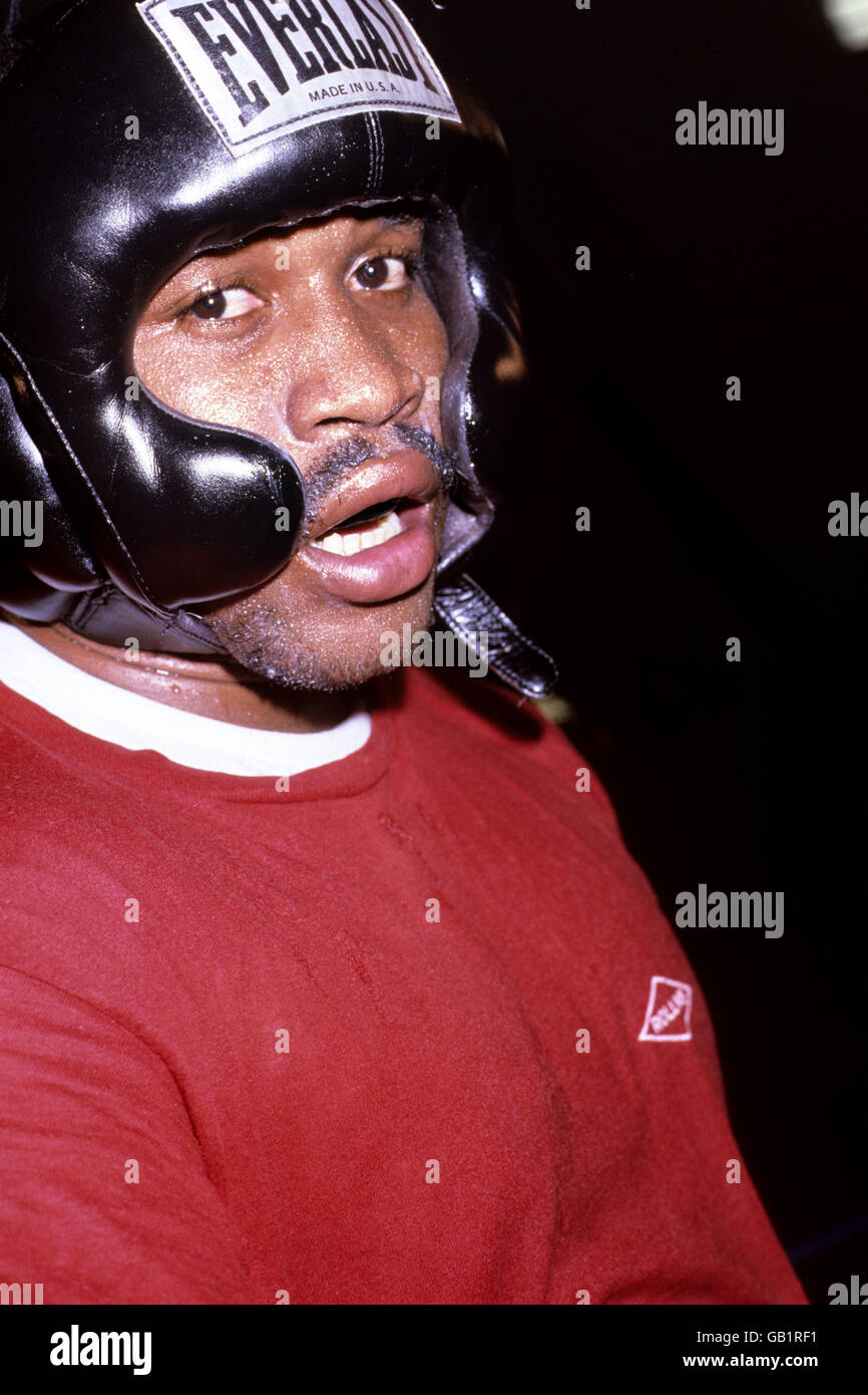 Boxen - World Heavyweight Championship - WBA Title Bout - Wembley Stadium - Frank Bruno gegen Tim Witherspoon. Tim Witherspoon während einer Trainingseinheit im Aufbau zu seinem Kampf mit Frank Bruno. Stockfoto