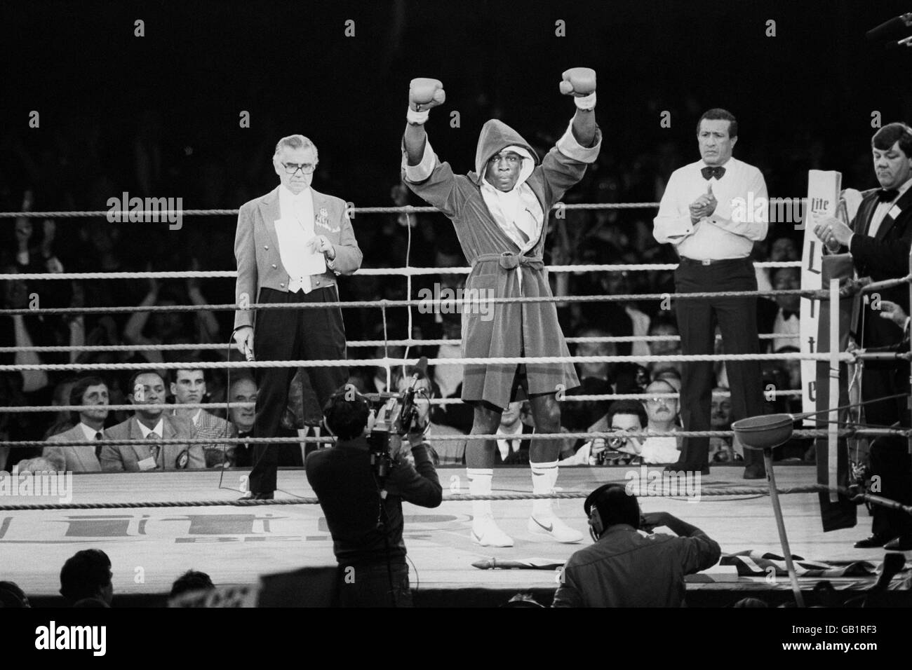 Boxen - World Heavyweight Championship - WBA-Titelkampf - Wembley Stadium - Frank Bruno V Tim Witherspoon Stockfoto