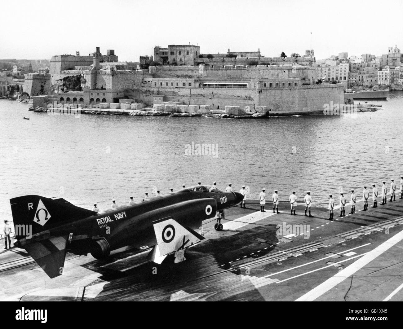 Britische bewaffnete Kräfte - die Royal Navy - Flugzeugträger - HMS Ark Royal - Malta - 1971 Stockfoto