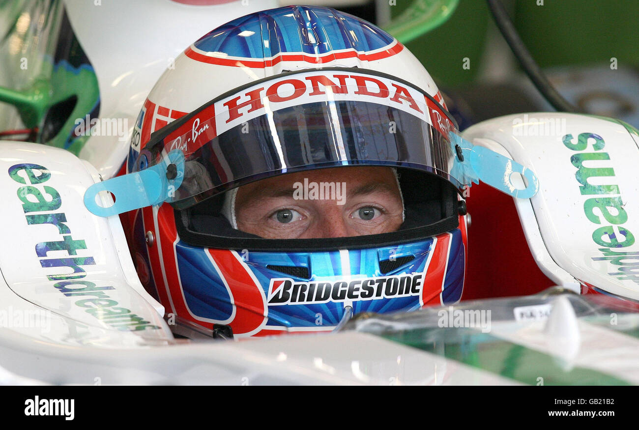 Formel-1-Motorsport - Großer Preis Von Ungarn - Training - Hungaroring. Der britische Jenson-Knopf in der Garage während des Trainings im Hungaroring, Budapest, Ungarn. Stockfoto