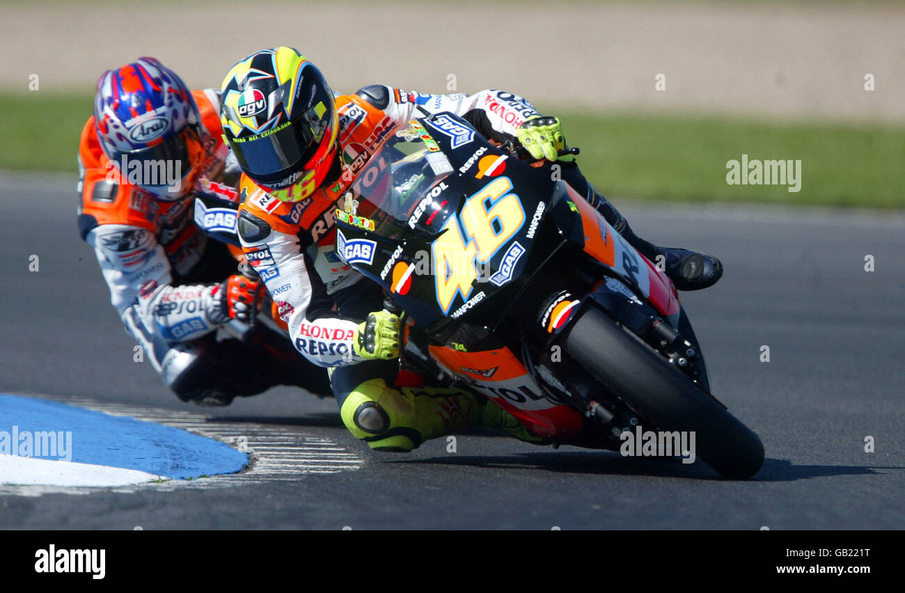 Motorradfahren - Cinzano British Motorcycle Grand Prix - Donington Park. Valentino Rossi umrundt die Haarnadelkurve von Melbourne Stockfoto