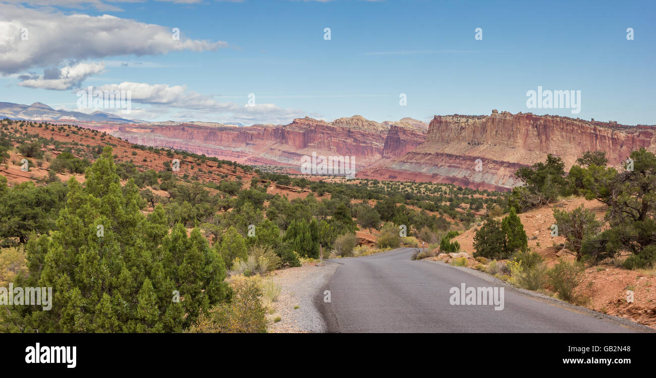 Panorama auf die landschaftlich reizvolle Fahrt im Capitol Reef National Park, Utah, Vereinigte Staaten Stockfoto
