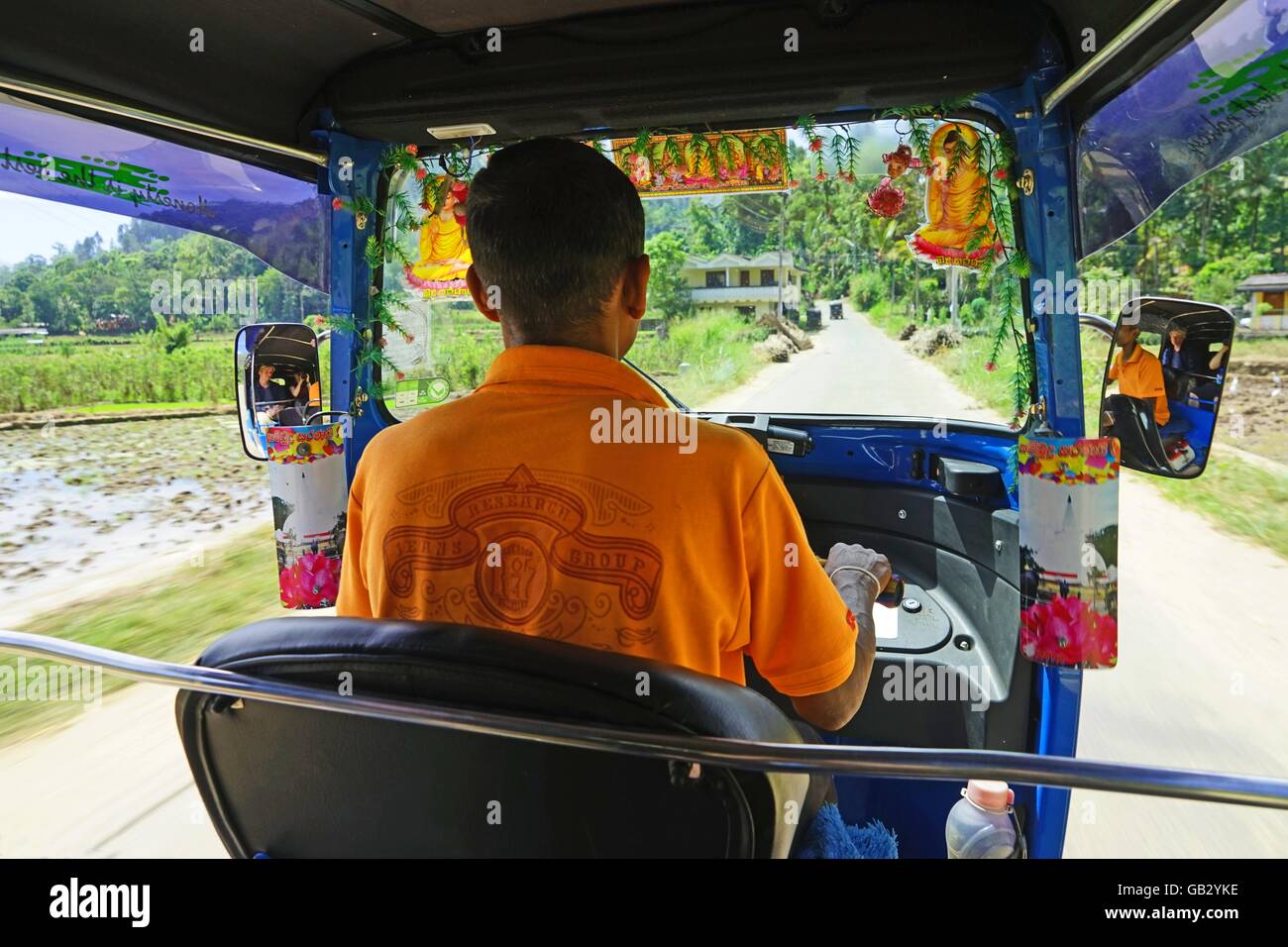 Stock Foto-Tuk Tuk Fahrer Sri Lanka Asien Verkehr und Straßen Stockfoto