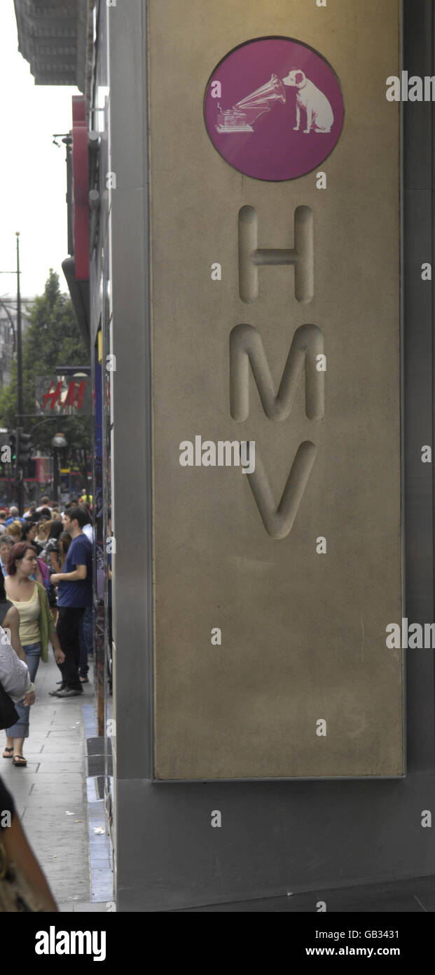 Geschäfte in der Oxford Street. Allgemeine Ansicht eines Schildes vor einem HMV-Geschäft in der Oxford Street in London. Stockfoto