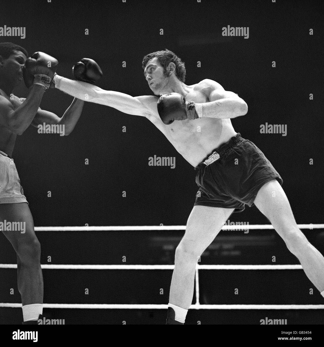 Boxen - Kampf im Halbschwergewicht - Chris Finnegan V Larry Brown Stockfoto