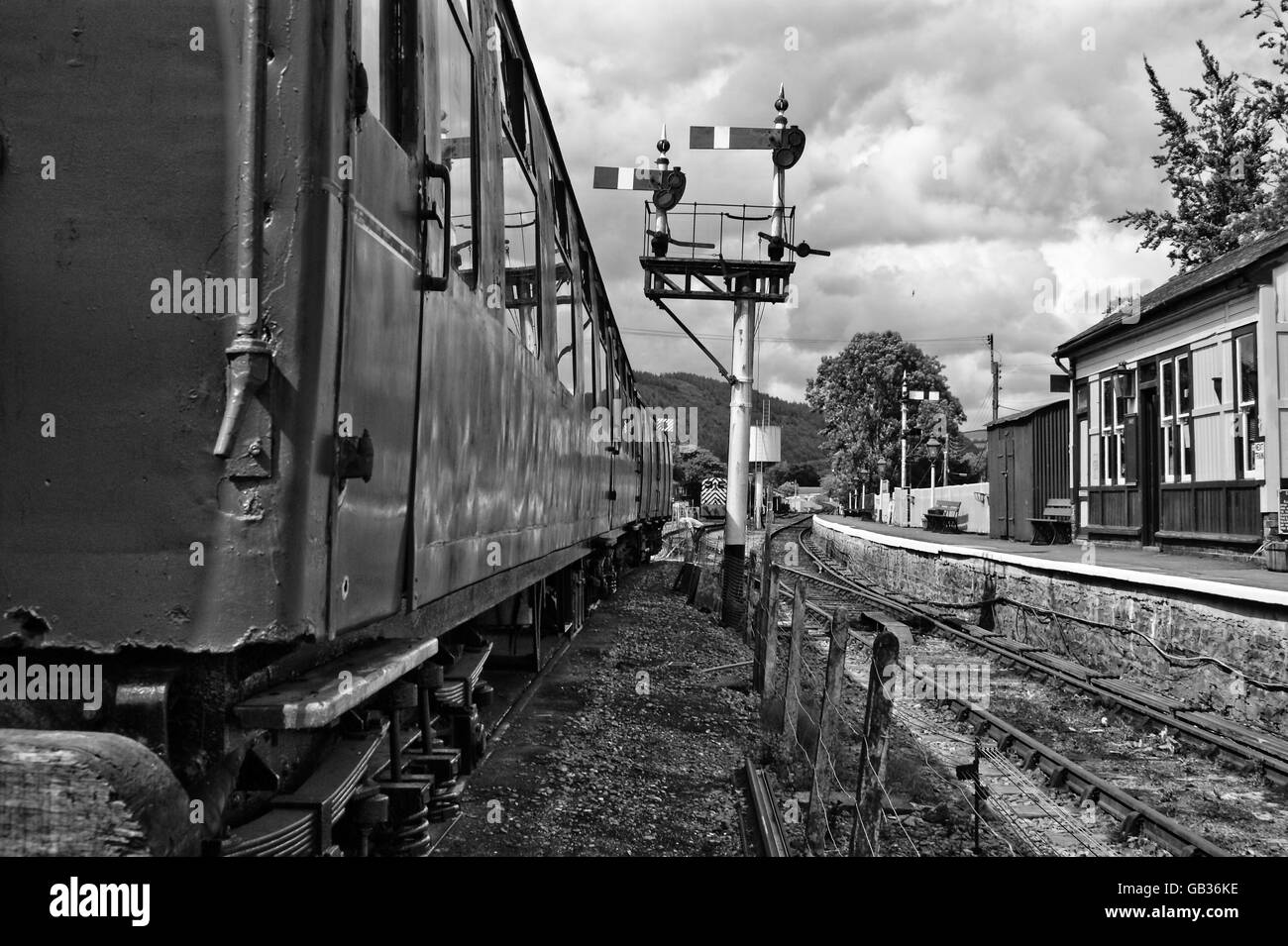 Eisenbahn in Wales - Dampfeisenbahn, in der Nähe von Carmarthen. Die Gwili Railway ist eine walisische Museumsbahn, die eine Normalspur betreibt Stockfoto