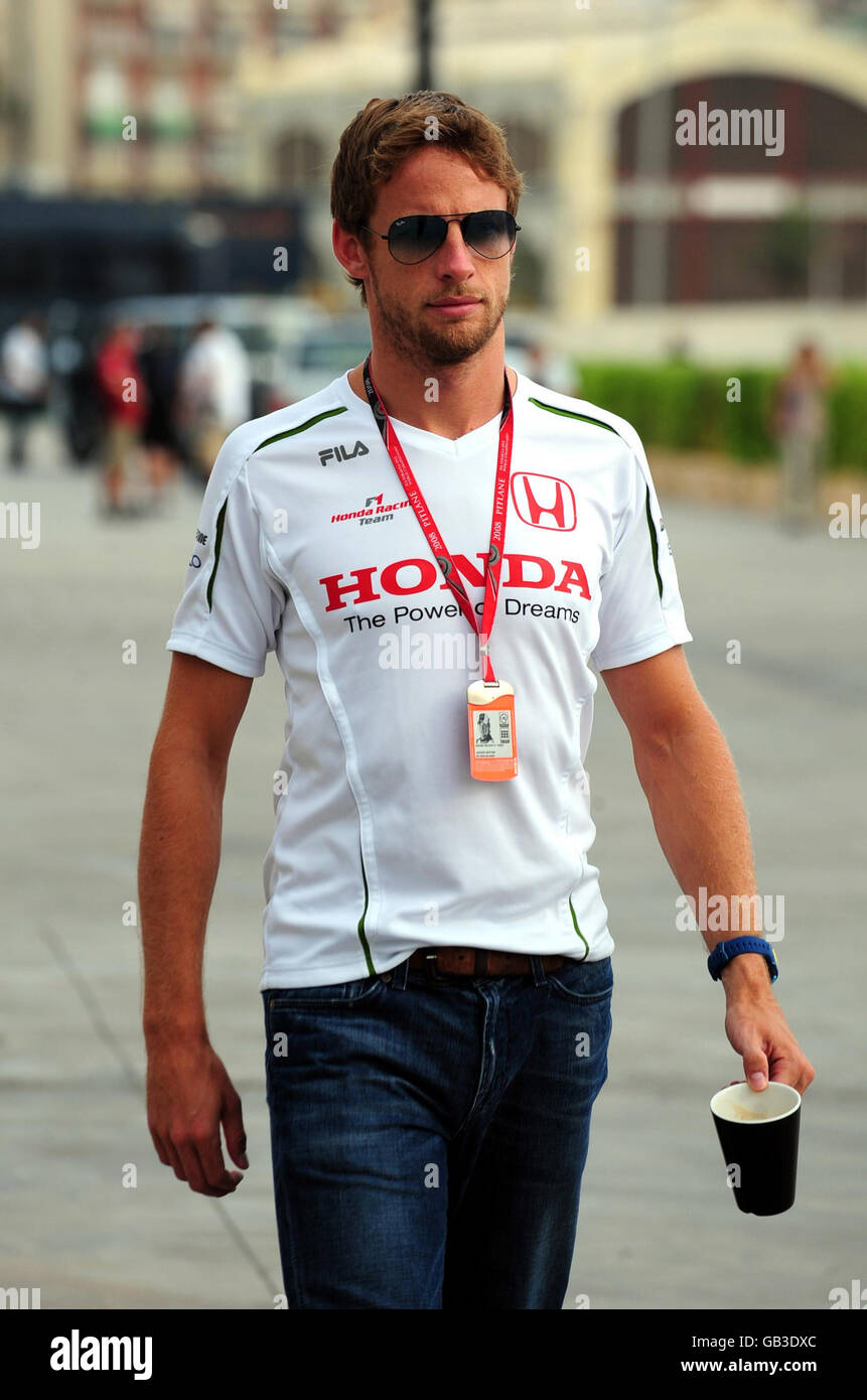 Formel-1-Autorennen - Großer Preis Von Europa - Übungsstunde - Valencia. Honda's Jenson Button vor dem ersten Training vor dem Grand Prix von Europa am Wochenende in Valencia, Spanien. Stockfoto