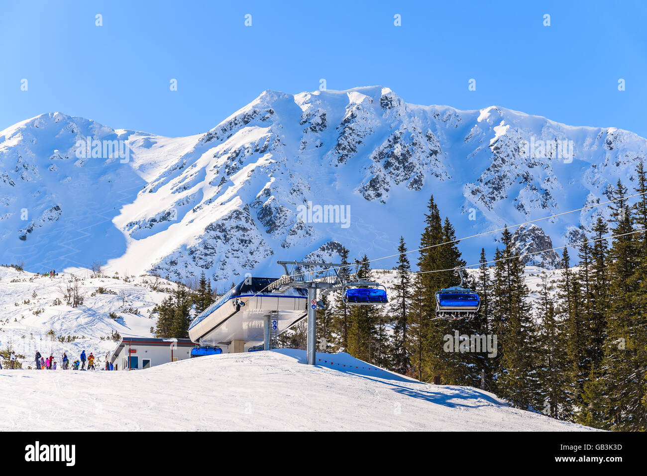 Blick von der Bergstation des Sesselliftes in Rohace Ski Resort, hohen Tatra, Slowakei Stockfoto