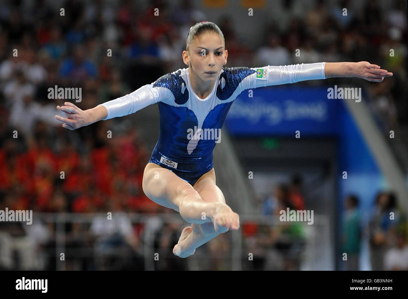 Die Brasilianerin Ana Silva tritt bei den Olympischen Spielen 2008 in Peking im Einzel-Allaround-Finale der Frauen an. Stockfoto