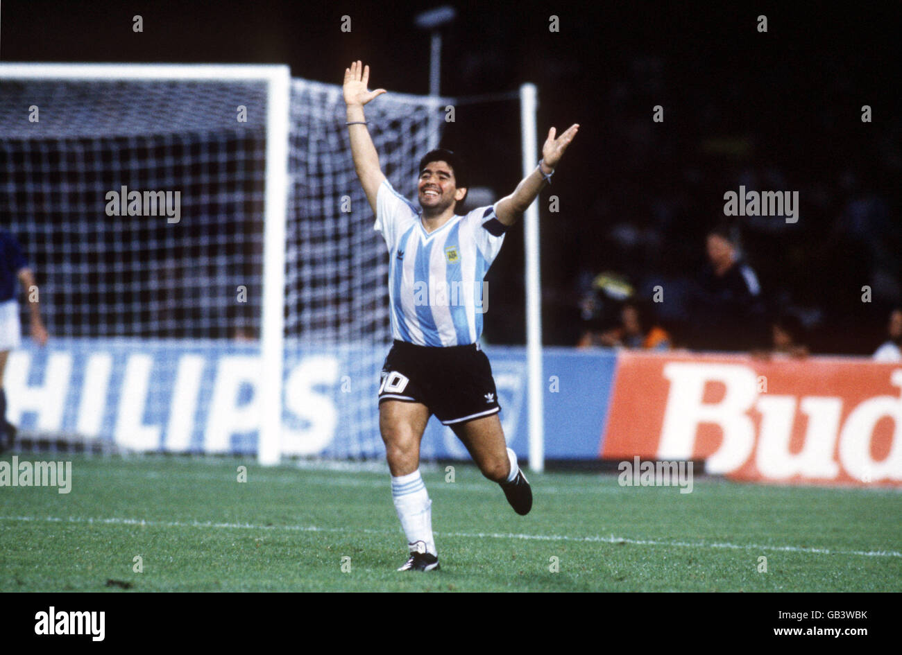 Argentiniens Diego Maradona feiert das Ausgleichziel Stockfoto