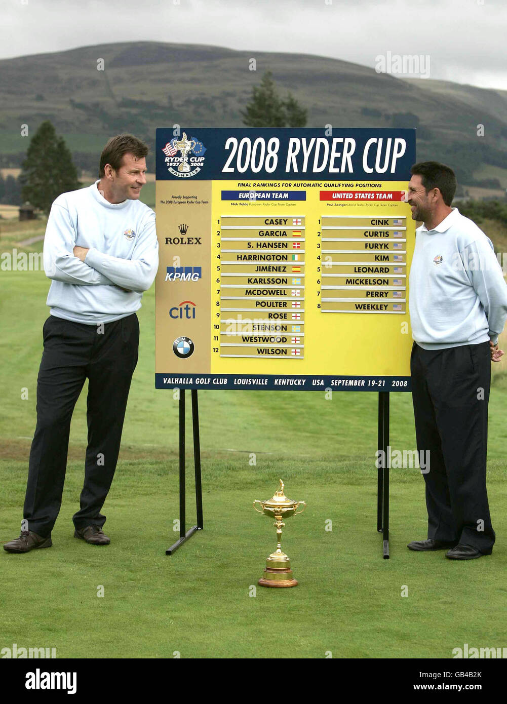 Ryder Cup Kapitän Nick Faldo und Jose Maria Olazabal präsentieren auf der Pressekonferenz in Gleneagles, Perthshire, die Namen der beiden europäischen Wildcard-Empfänger, des Englands Ian Poulter und Paul Casey, um das Line-up für die diesjährige Meisterschaft zu vervollständigen. Justin Rose, Soren Hansen und Oliver Wilson haben sich alle automatisch für ihre Ryder Cup-Debüts qualifiziert. Stockfoto