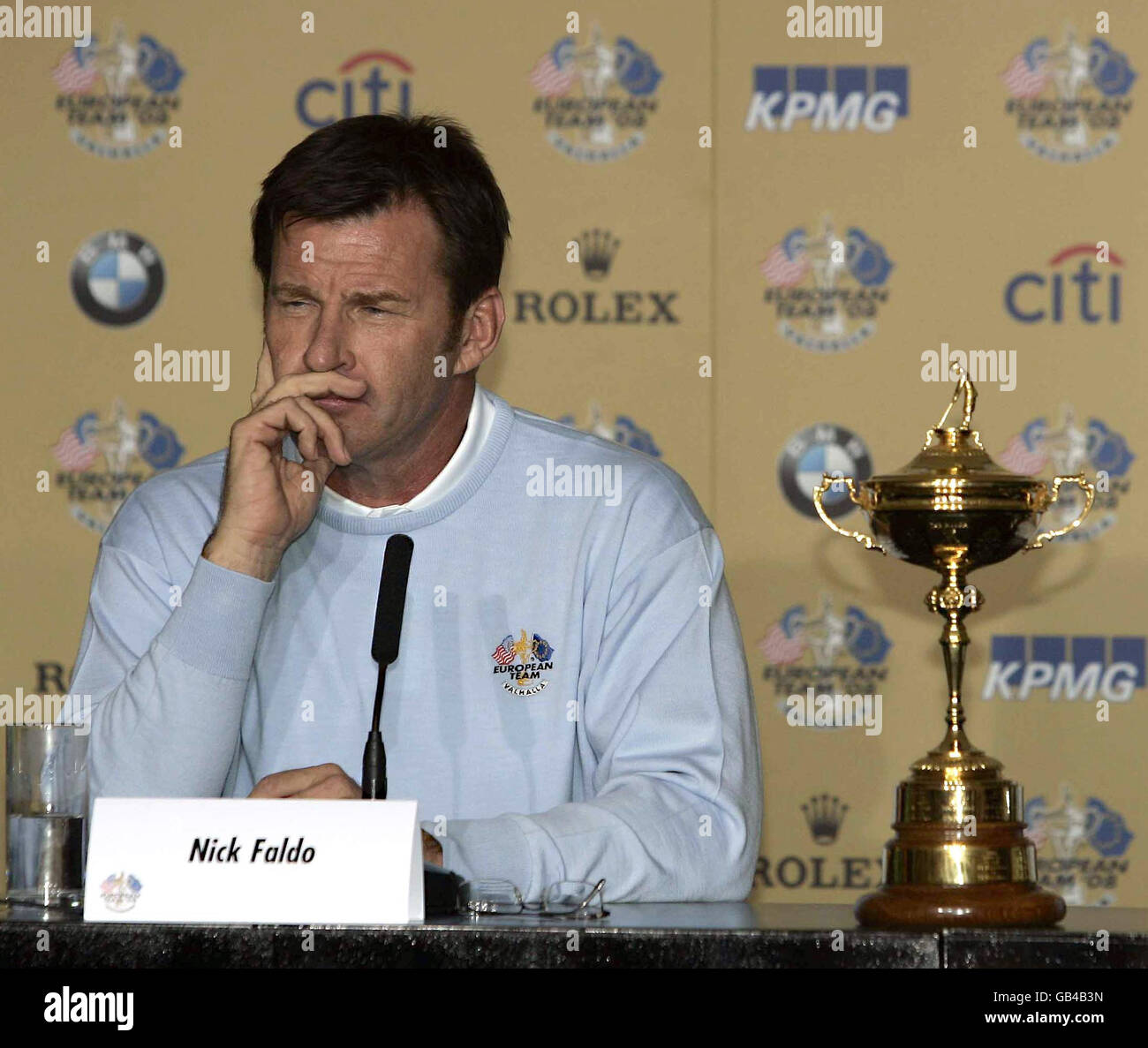 Ryder Cup Kapitän Nick Faldo präsentiert die Namen der beiden europäischen Wild Card-Empfänger, des Englands Ian Poulter und Paul Casey, um das Line-up für die diesjährige Meisterschaft zu vervollständigen, während der Pressekonferenz in Gleneagles, Perthshire. Justin Rose, Soren Hansen und Oliver Wilson haben sich automatisch für ihre Ryder Cup-Debüts qualifiziert. Stockfoto