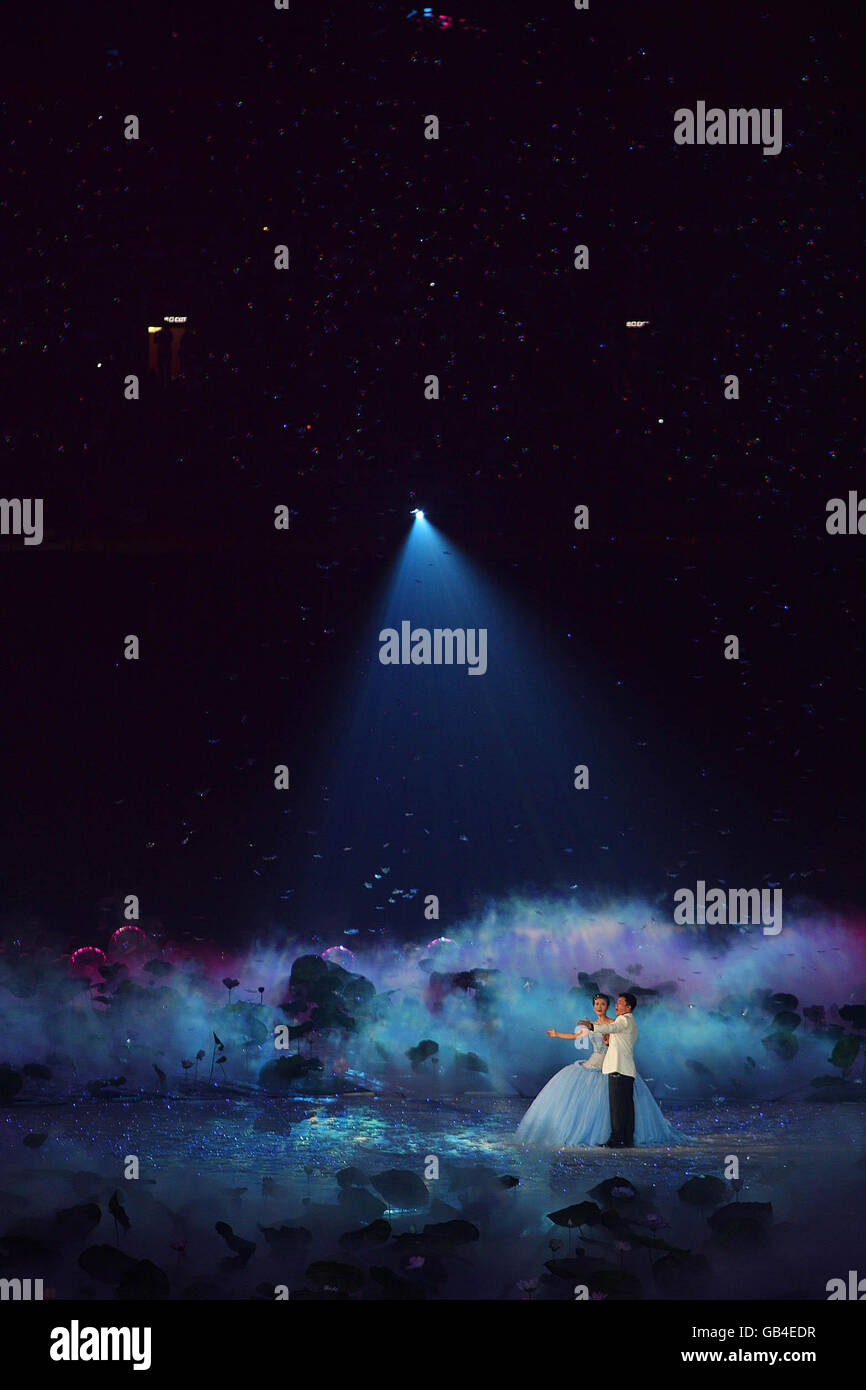 Paralympics - Paralympische Spiele In Peking 2008 - Eröffnungsfeier. Darsteller während der Eröffnungsfeier der Paralympischen Spiele 2008 im Nationalstadion in Peking, China. Stockfoto