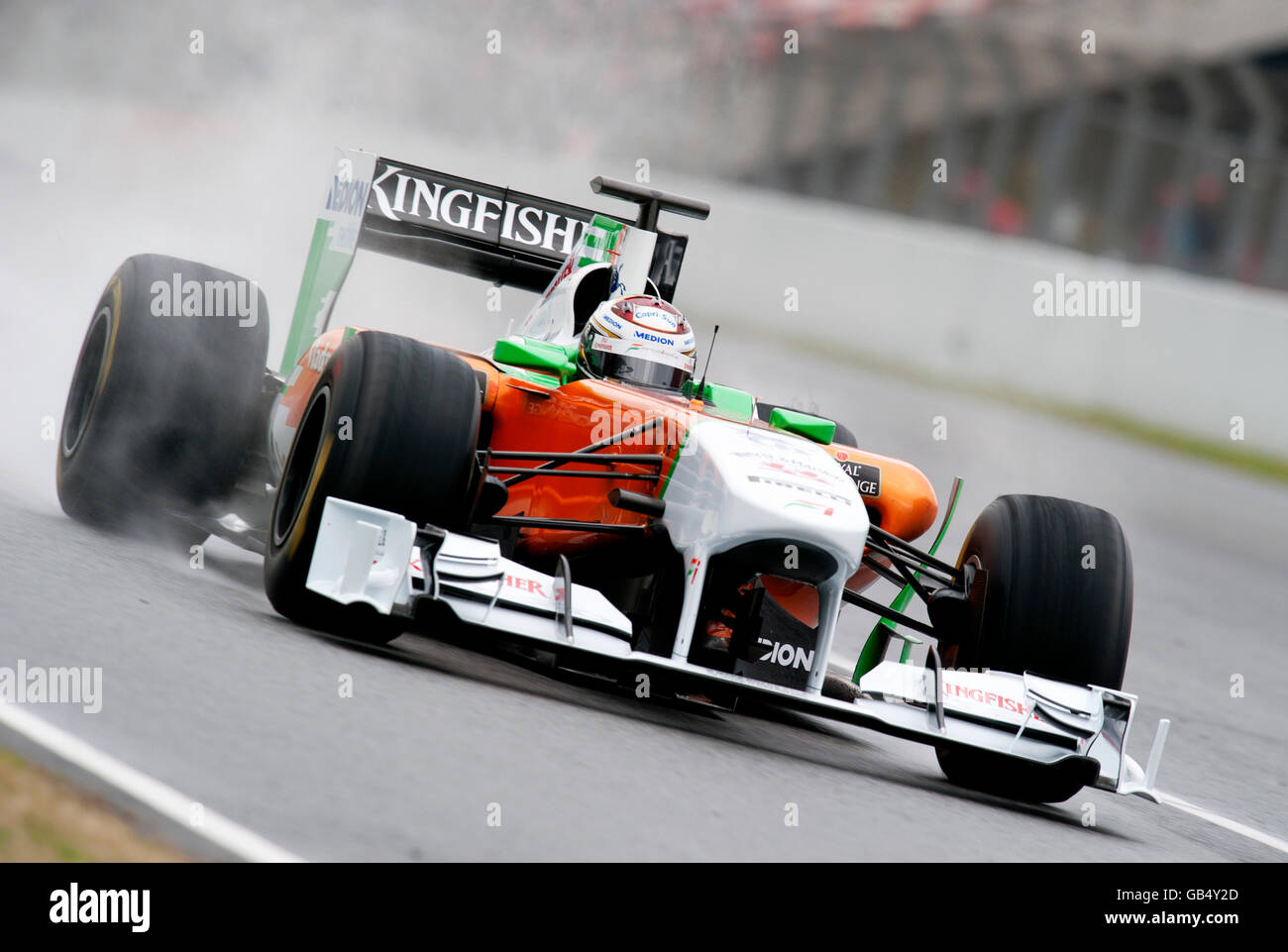 Adrian Sutil, Deutschland, fahren seinen Force India-Mercedes VJM04 auf nasser Strecke, Motorsport, Formel1 Tests in Circuit de Stockfoto
