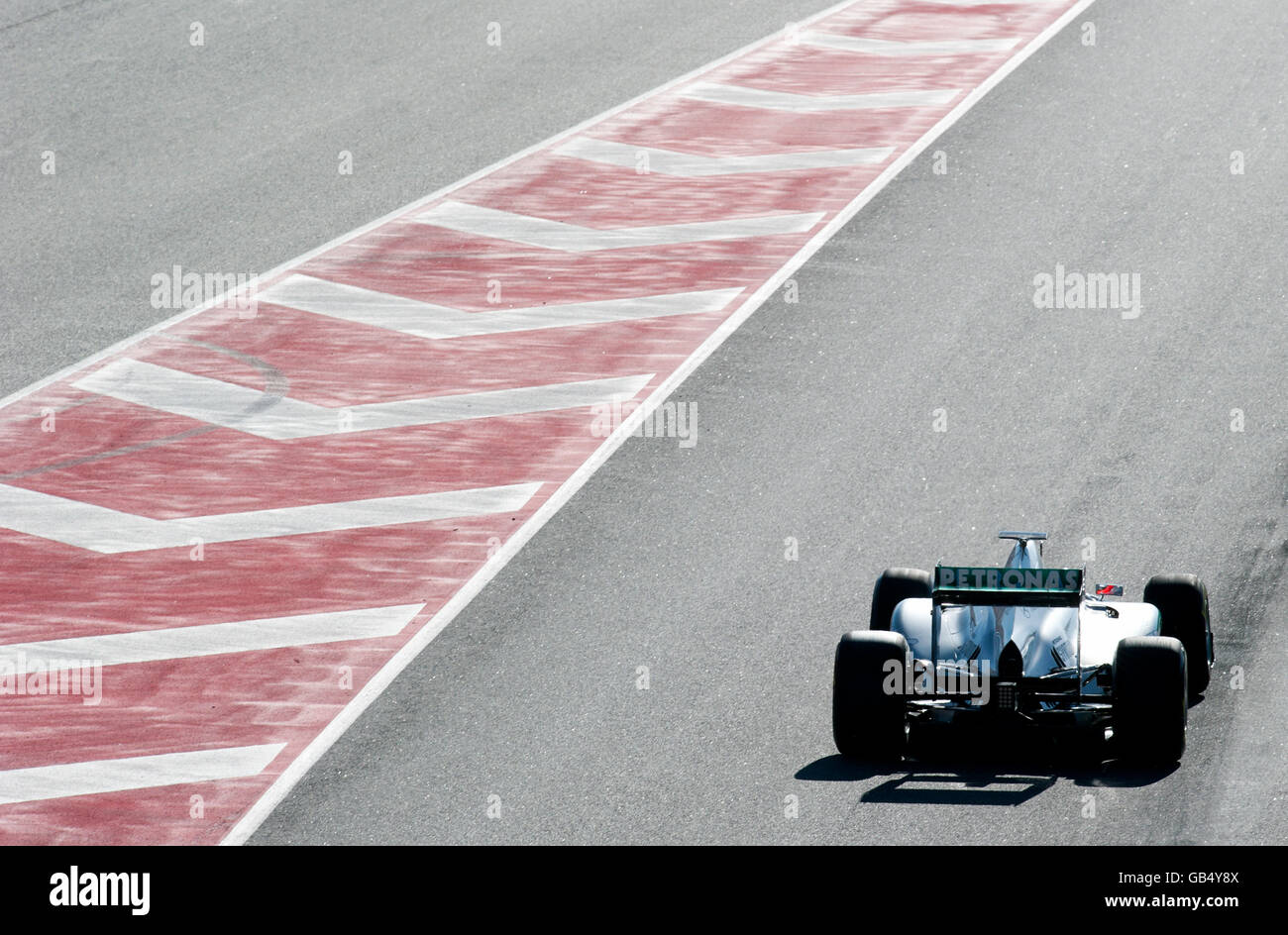 Michael Schumacher, Deutschland, in seinem Mercedes GP Mercedes MGP W02 Rennwagen Motorsport, Formel1, Tests auf dem Circuit de Stockfoto