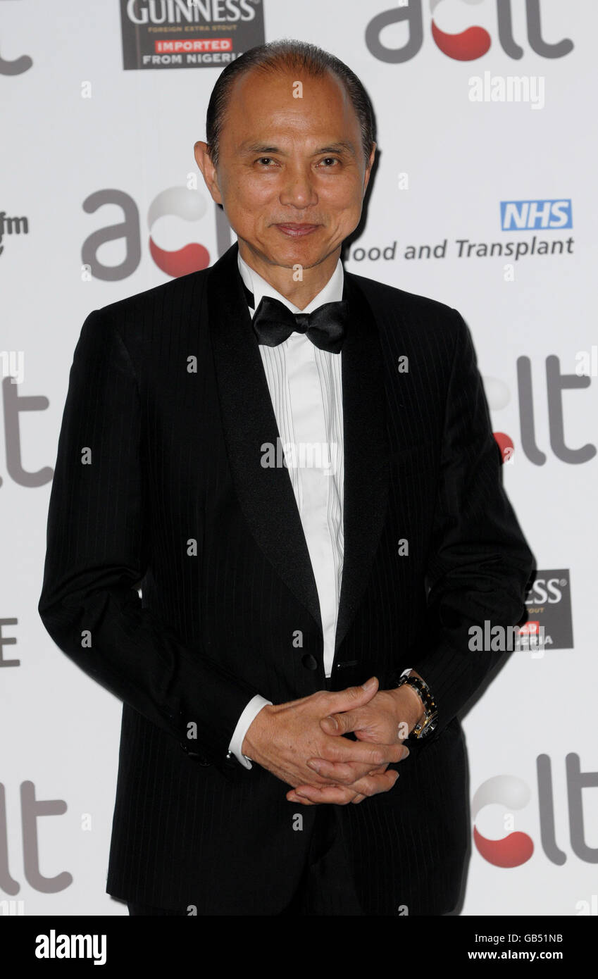 Jimmy Choo kommt zum Gift of Life IX Charity Ball im Hotel InterContinental, Hyde Park Corner im Zentrum von London. Stockfoto
