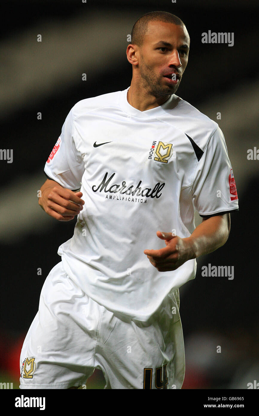 Fußball - Johnstone's Paint Trophy - Südsektion - zweite Runde - Milton Keynes Dons / Bournemouth - Stadion:mk. Carl Regan, Milton Keynes Dons Stockfoto