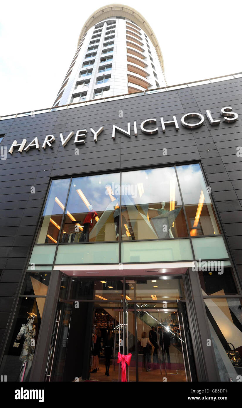 Neue Entwicklung im Einzelhandel. Ein Überblick über den neuen Harvey Nichols Store im 500m großen Cabot Circus-Viertel in Bristol. Stockfoto