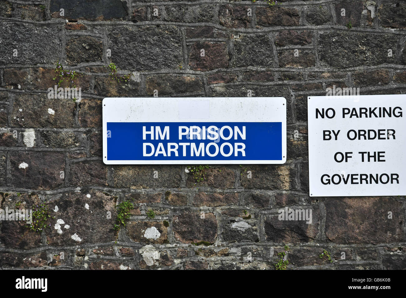 HM Gefängnis Dartmoor Schild. Allgemeine Ansicht des HM Gefängnisses Dartmoor Schild, Devon. Stockfoto