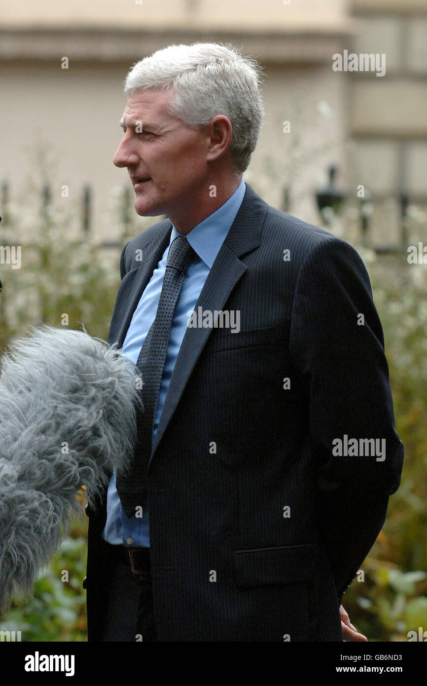 Nigel Worthington, Manager und ehemaliger Spieler von Notts County in Nordirland Bei der Beerdigung von Jimmy Sirrel Stockfoto