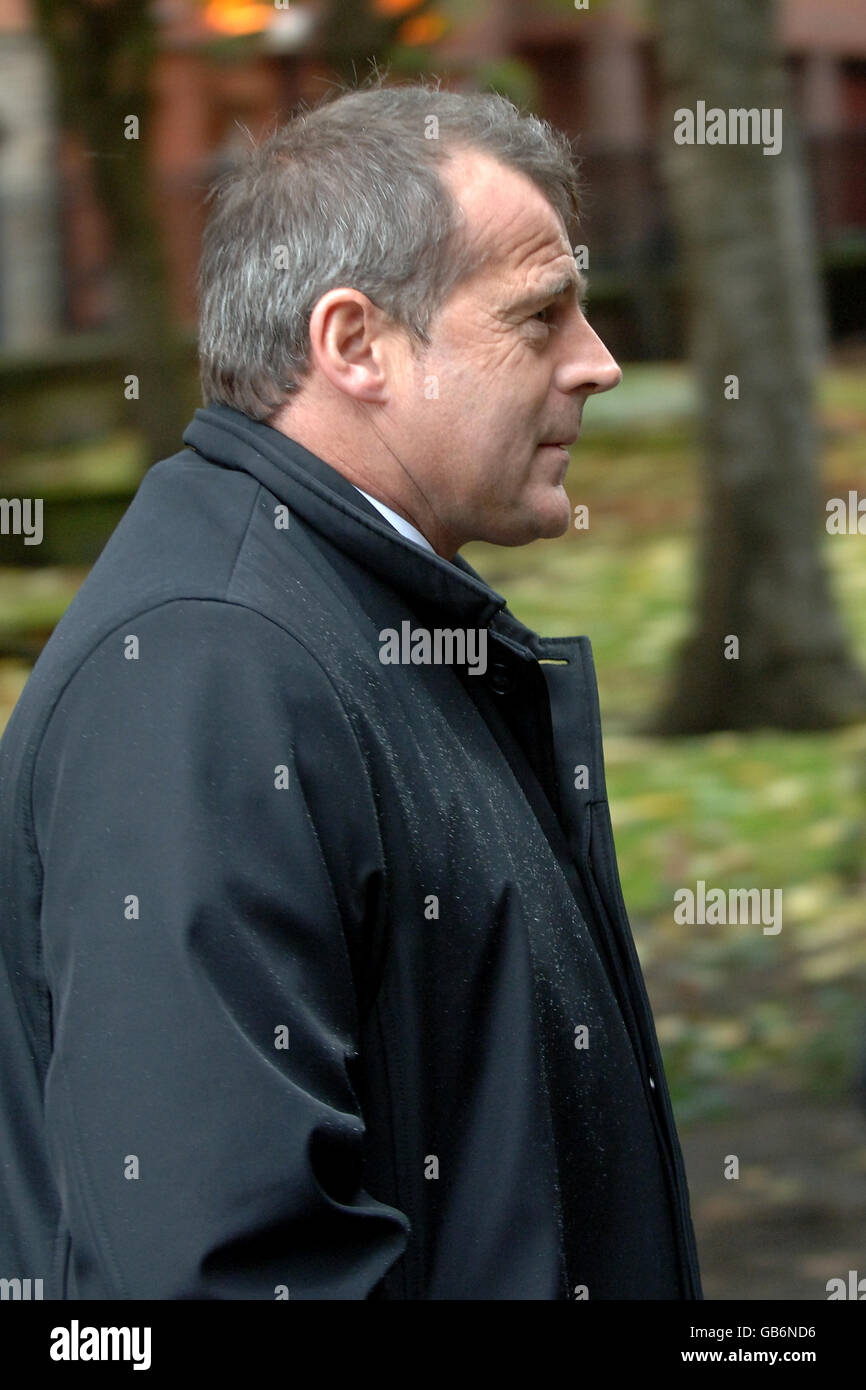 Fußball - Jimmy Sirrel Funeral - Nottingham. Ian McParland, Manager von Notts County, bei der Beerdigung von Jimmy Sirrel Stockfoto