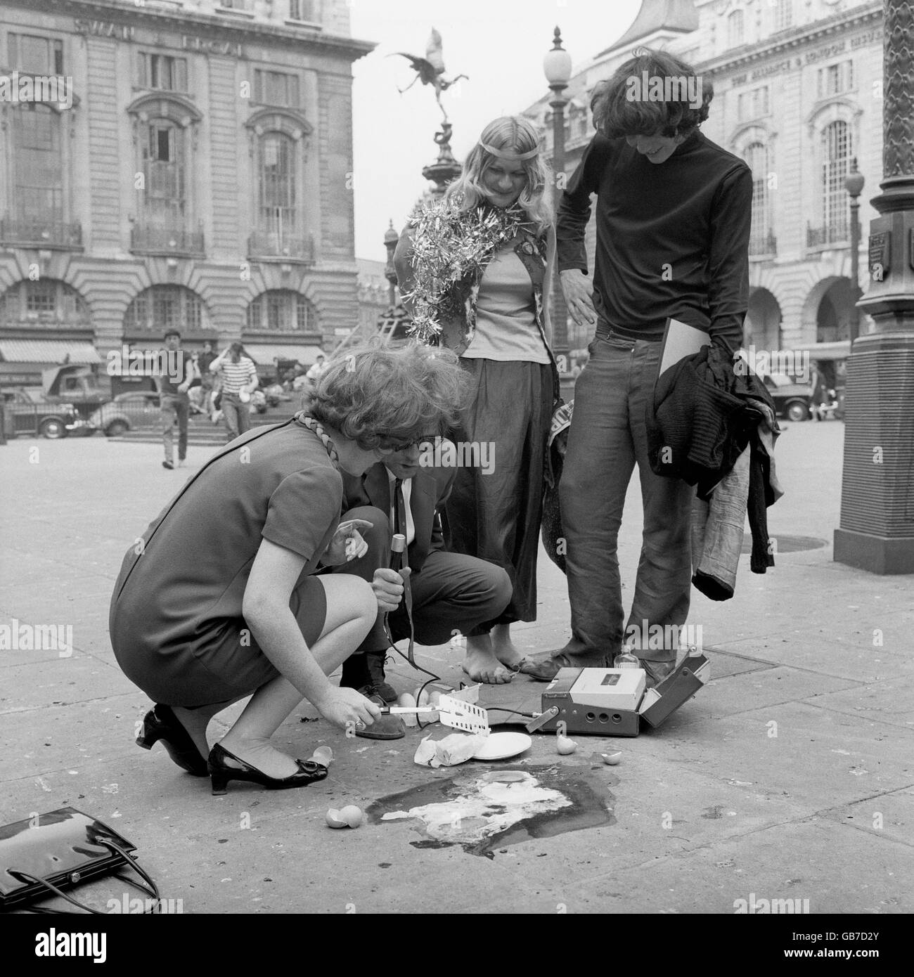 Wetter - Hitzewelle in London - Piccadilly Circus - 1968 Stockfoto