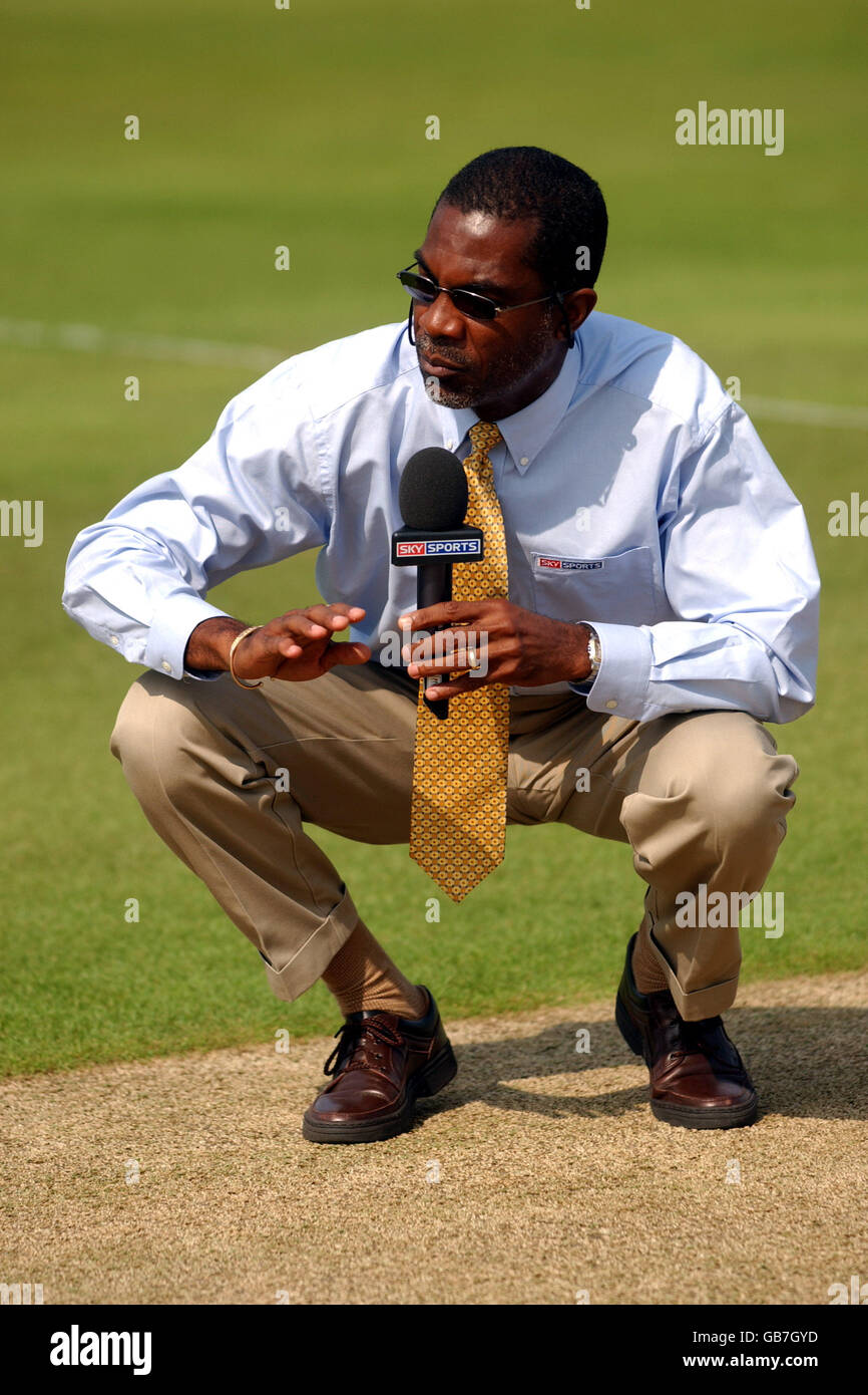 Cricket - Südafrika - Simbabwe - One Day NatWest Series. Michael Holding, Kommentator von Sky Sports Stockfoto