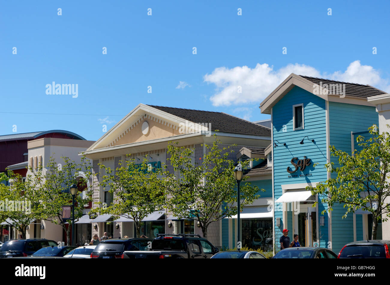 Reihe von Geschäften im Dorf im Park Royal Shopping Center West Vancouver, Britisch-Kolumbien, Kanada Stockfoto