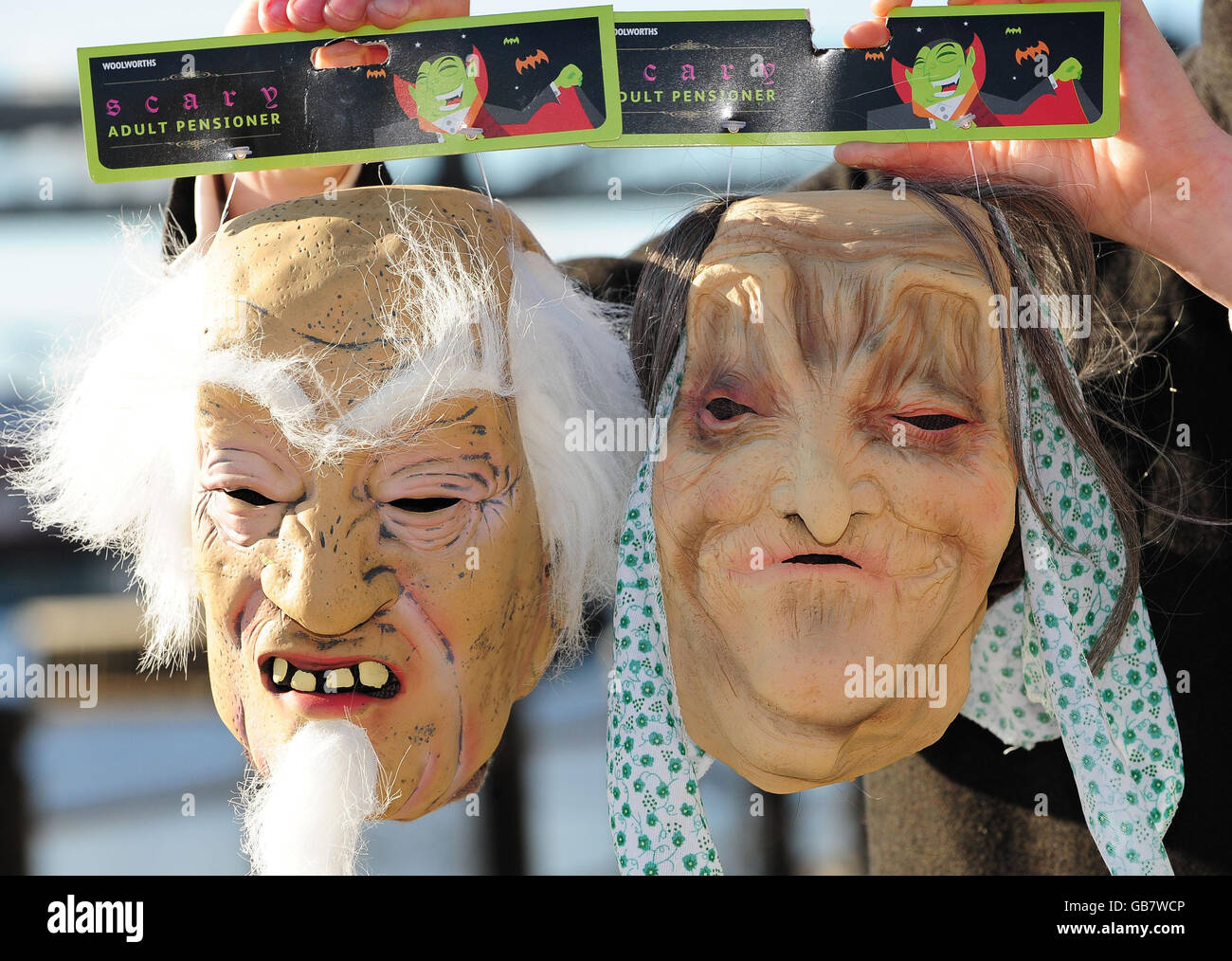 Halloween "beängstigend Rentner" Masken Stockfotografie - Alamy