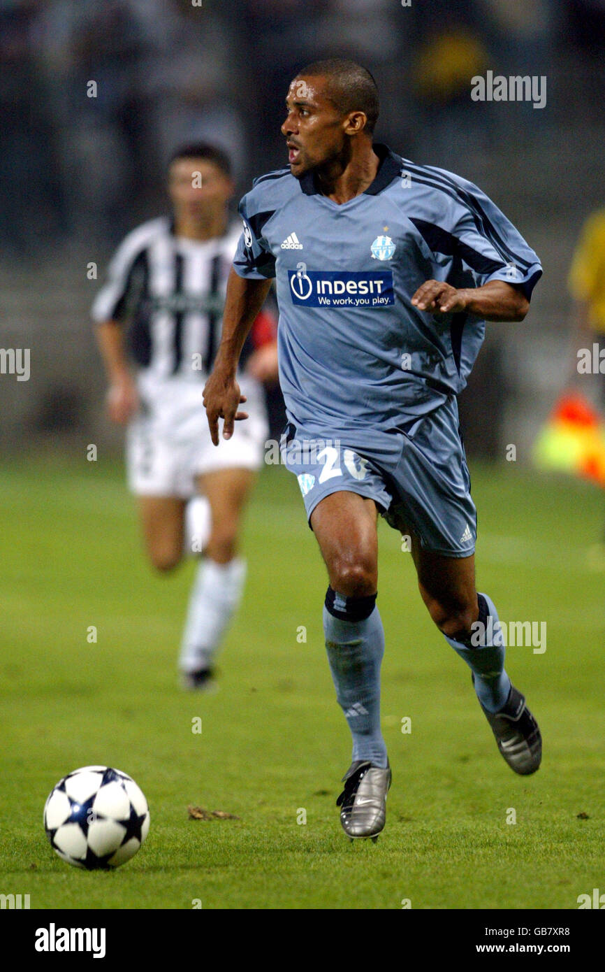 Fußball - UEFA Champions League - Gruppe F - Olympique Marseille / Partizan Belgrad. Steve Marlet, Olympique Marseille Stockfoto