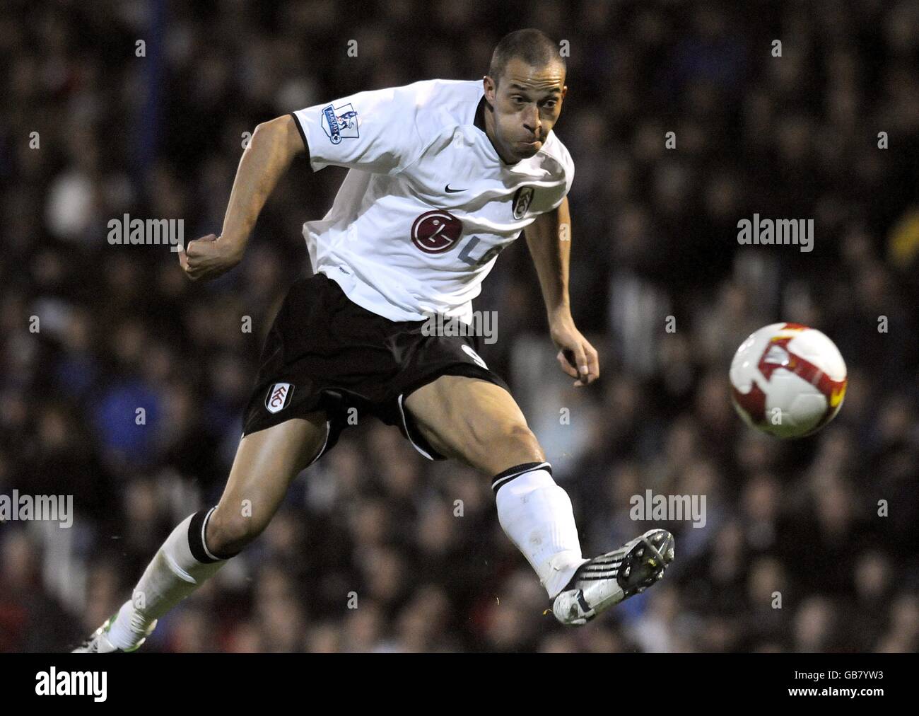 Fußball - Barclays Premier League - Portsmouth gegen Fulham - Fratton Park. Bobby Zamora, Fulham Stockfoto