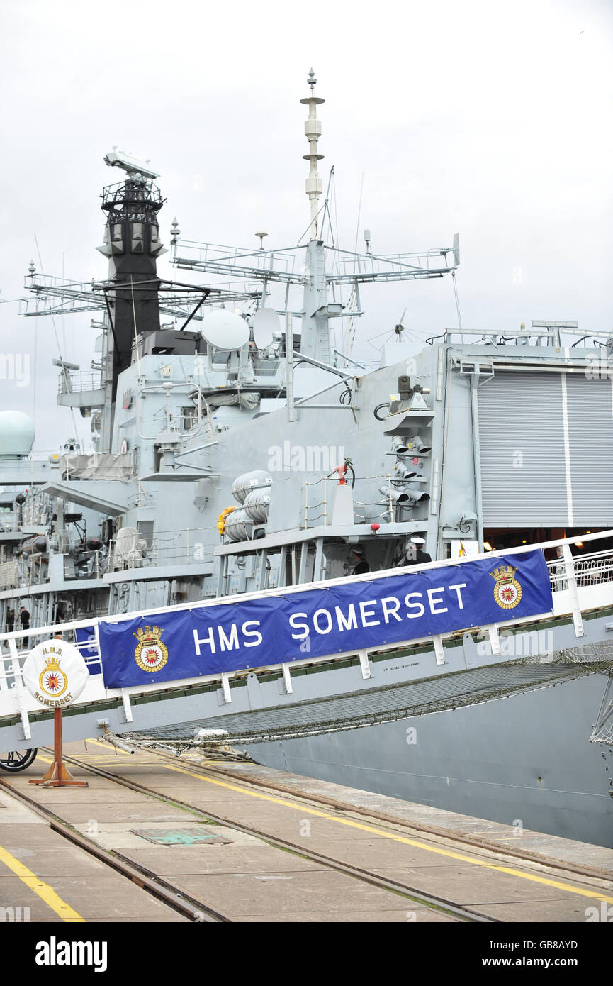 HMS Somerset wurde in Avonmouth für den Start des Somerset Mohn Appeal aufgenommen. Stockfoto