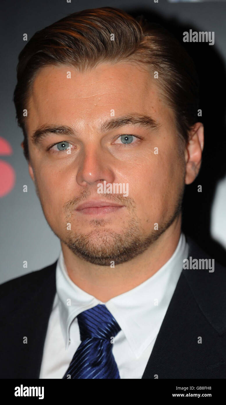 Leonardo DiCaprio bei der britischen Filmpremiere von „Body of Lies“ im Vue West End im Zentrum von London. Stockfoto