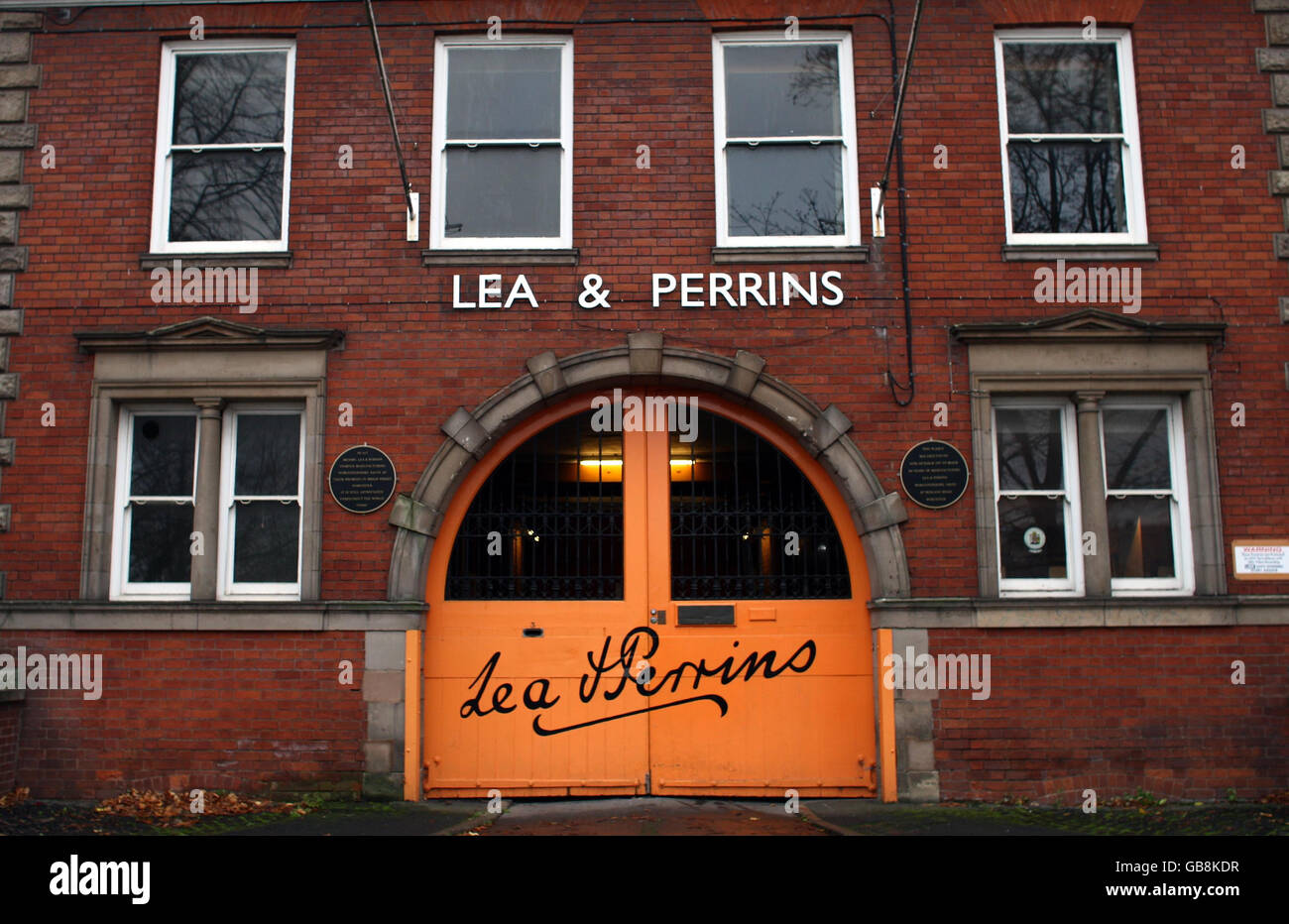 Eine allgemeine Ansicht der Vorderseite der Lea & Perrins Worcestershire Saucenfabrik in Worcester. Stockfoto