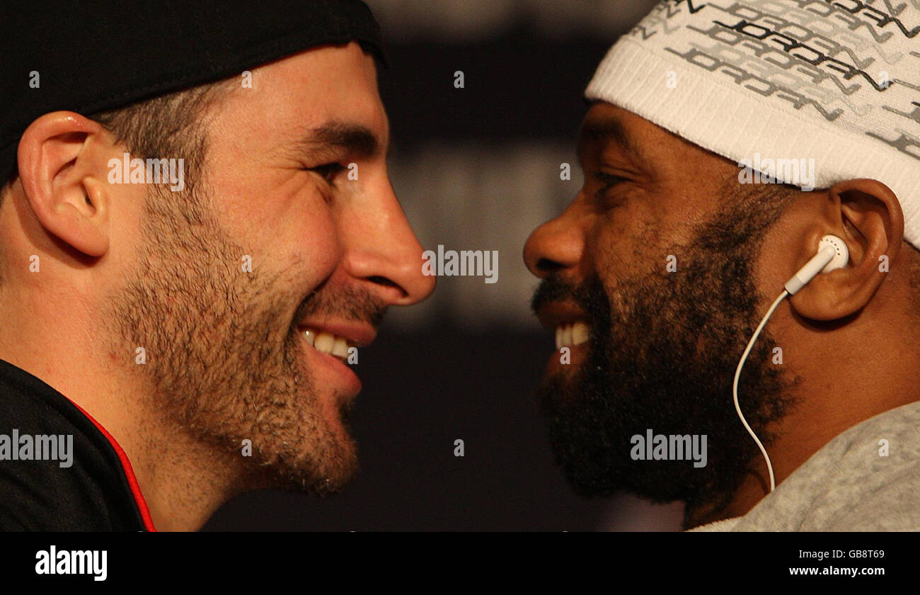 Joe Calzaghe und Roy Jones Jr bei der Head to Head-Pressekonferenz im BB King Blues Club, New York, USA. Stockfoto