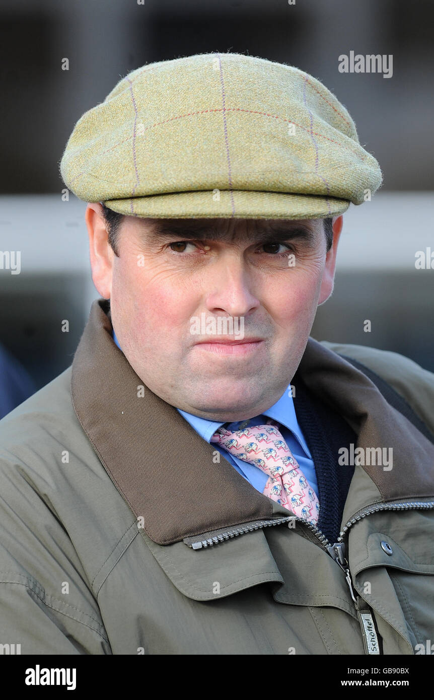 Pferderennen - Kempton Park. Trainer Alan King Stockfoto