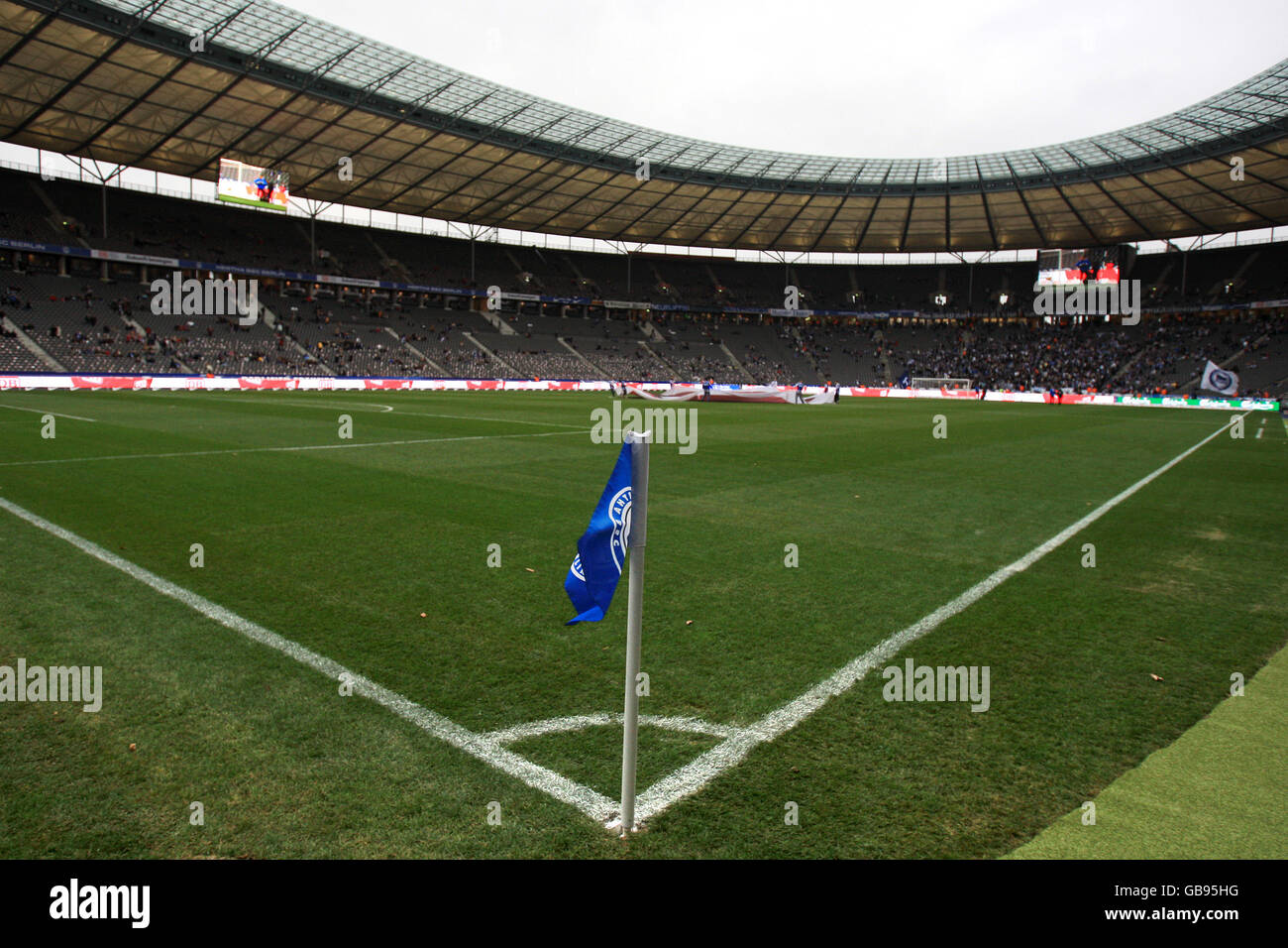 Fußball - Deutsche Bundesliga - Hertha Berlin / Hamburg SV - Olympiastadion. Gesamtansicht des Olympiastadions, berlin Stockfoto Fußball - Deutsche Bundesliga - Hertha Berlin / Hamburg SV - Olympiastadion. Gesamtansicht des Olympiastadions, berlin Stockfoto