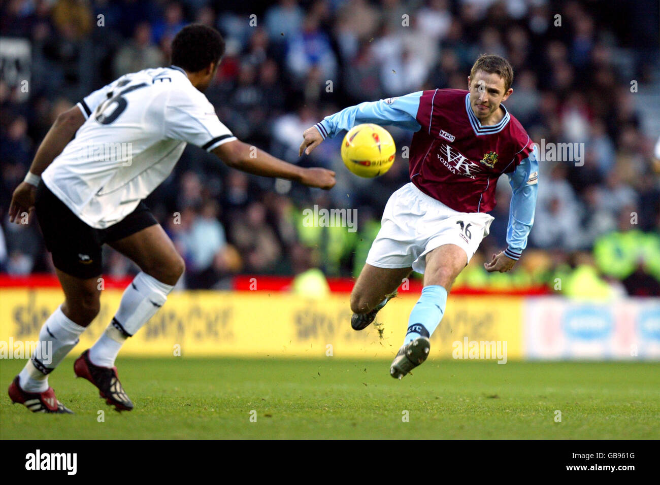 Fußball - Nationwide League Division One - Derby County / Burnley. Gareth Farrelly, Burnley (r) Stockfoto