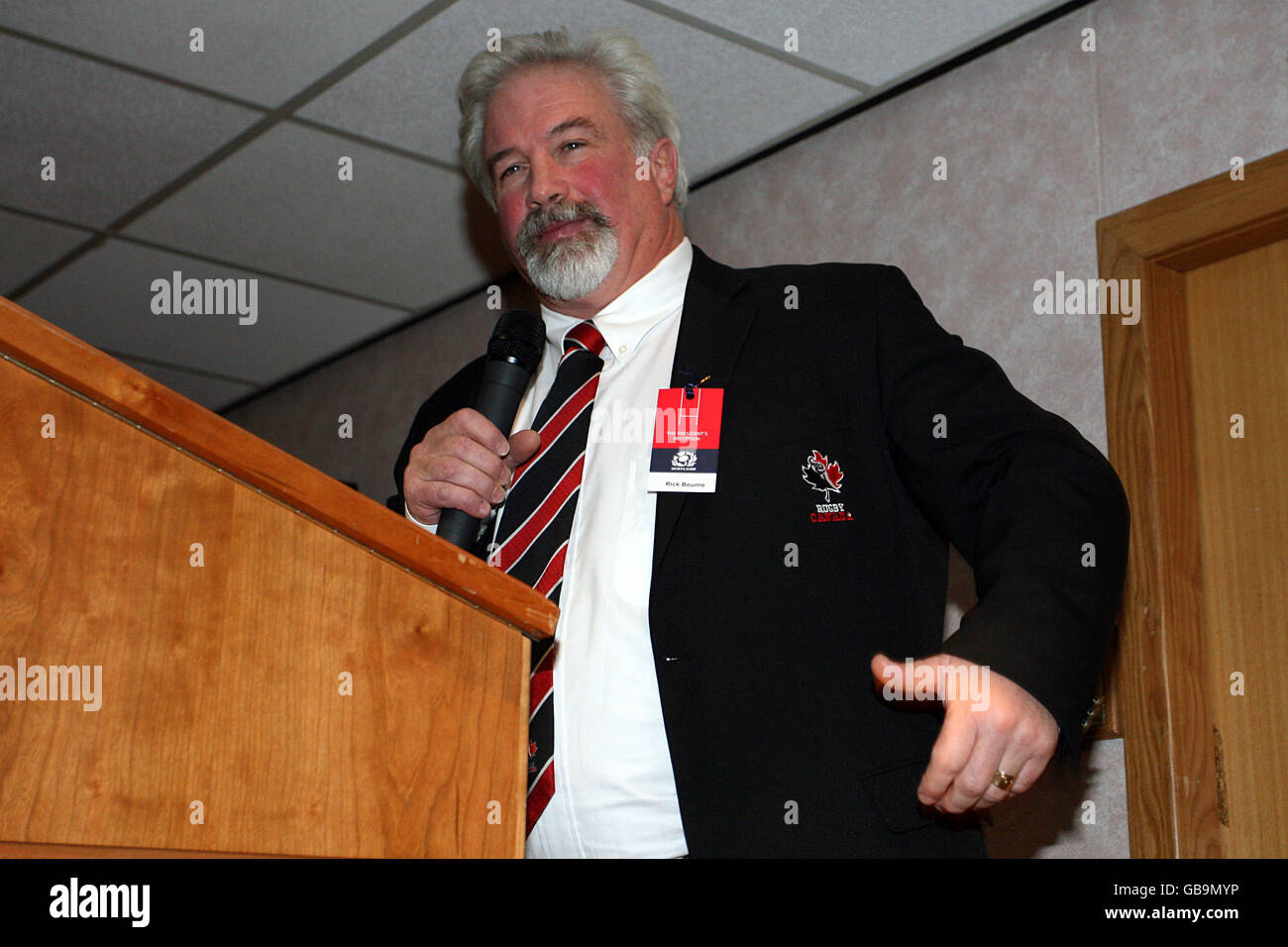 Rick Bourne, Präsident von Rugby Canada, bei einer Pressekonferenz. Stockfoto