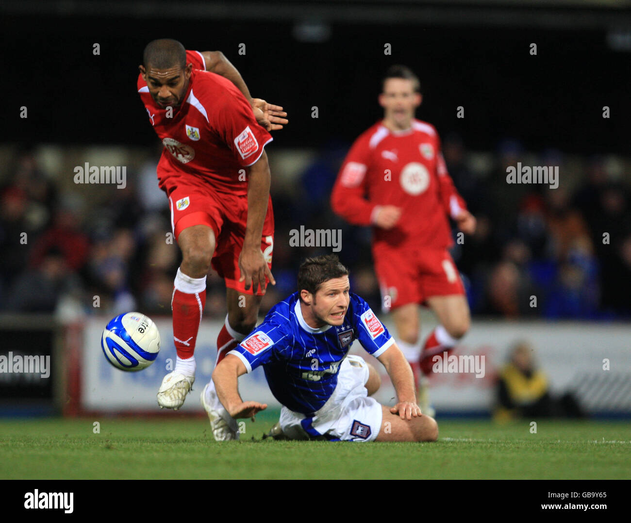 Fußball - Coca-Cola Football League Championship - Ipswich Town / Bristol City - Portman Road. David Norris von Ipswich Town und Marvin Elliott von Bristol City kämpfen um den Ball Stockfoto
