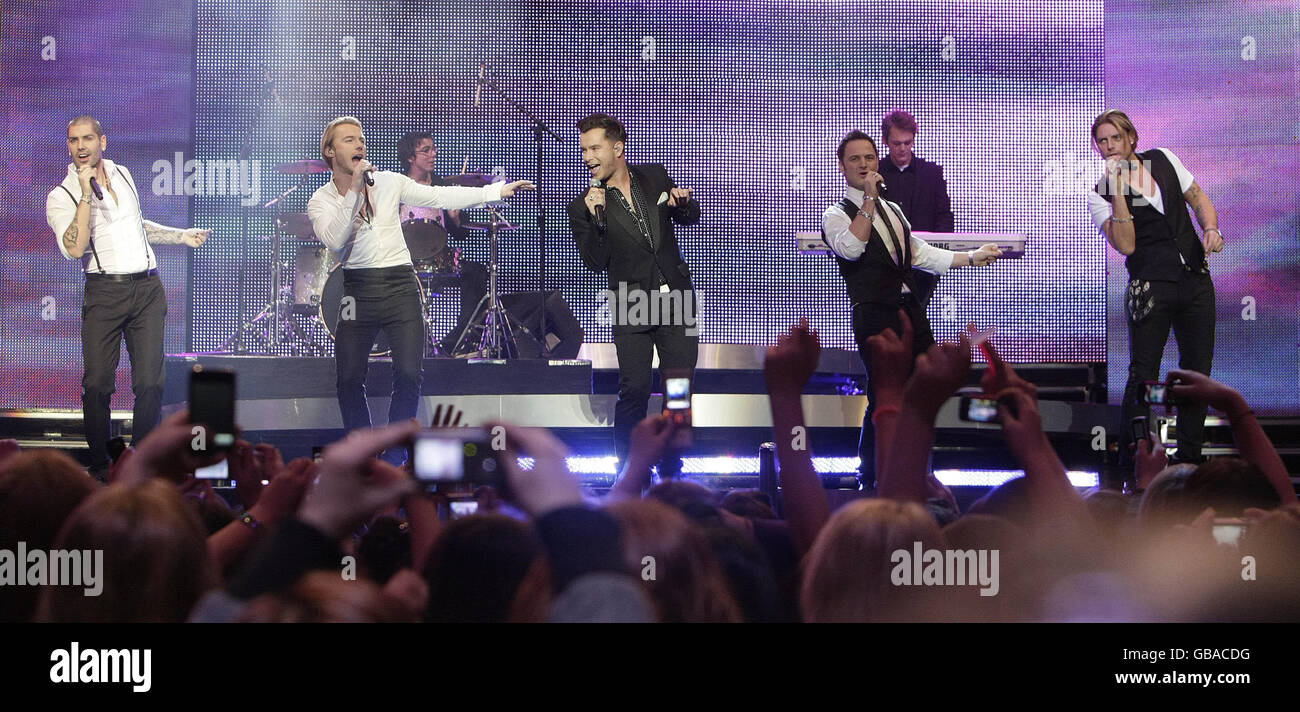 Boyzone headelte das Cheerios Childline Konzert im O2 in Dublin. Stockfoto