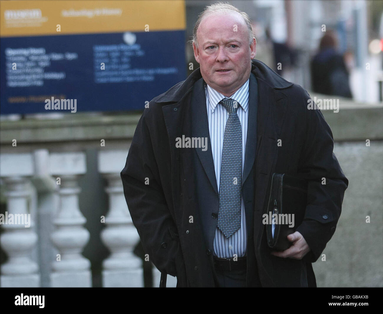 Der ehemalige FAS-Chef Rody Molloy kommt beim Dail in Dublin an, wo er vom Dail Public Accounts Committee (PAC) über die aufwendigen Ausgaben befragt wird, die von Top-Führungskräften der bedrängten staatlichen Behörde angeprallen werden. Stockfoto