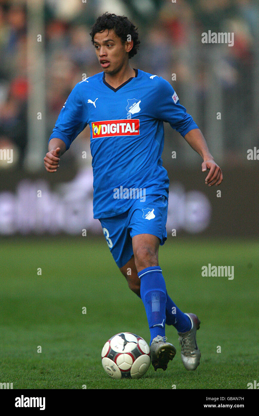 Fußball - Deutsche Bundesliga - TSG 1899 Hoffenheim / DSC Arminia Bielefeld - Carl-Benz Stadion. Carlos Eduardo, TSG 1899 Hoffenheim Stockfoto