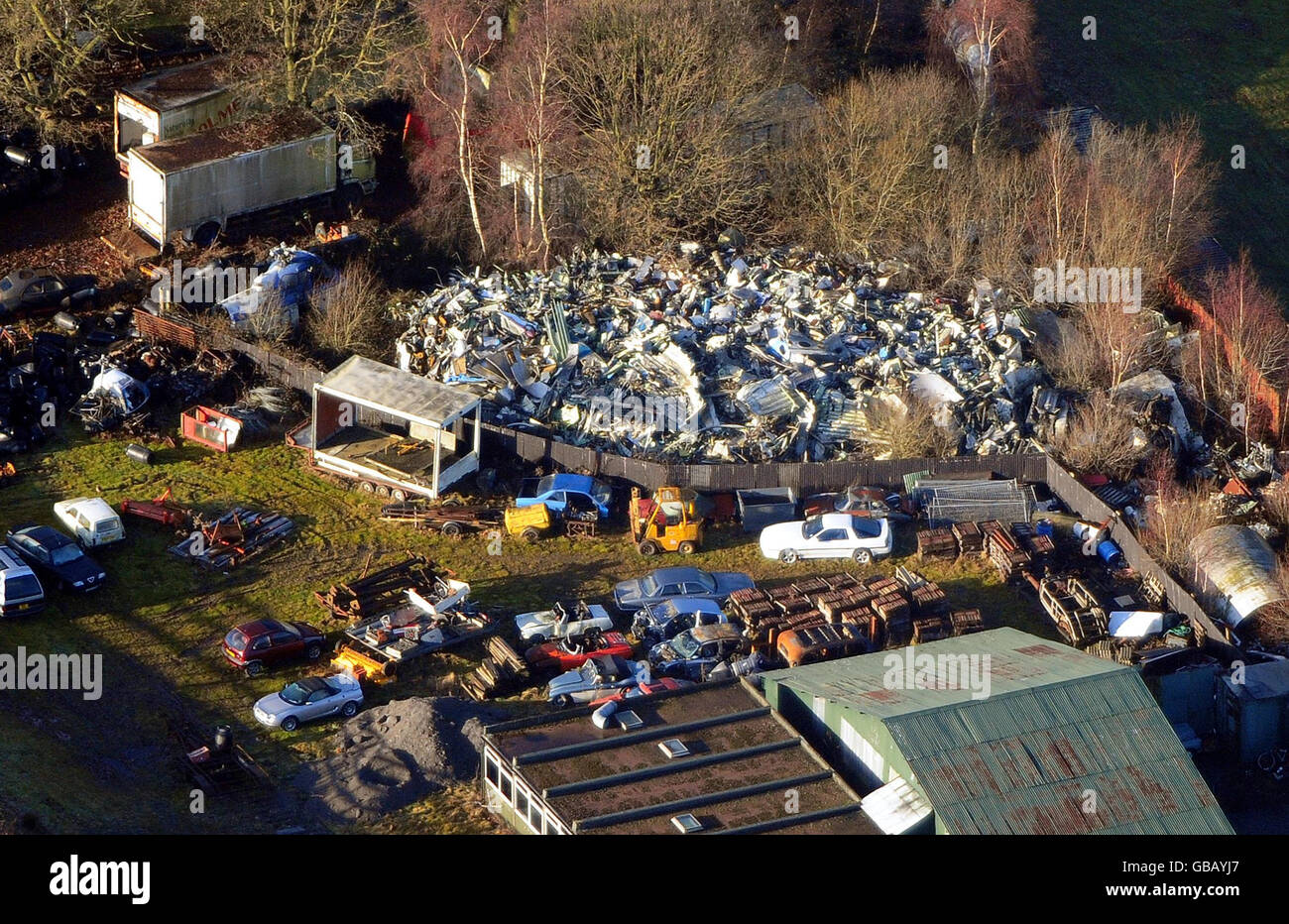 Eine Luftaufnahme, die einen Teil des Wracks von Pan am Flight 103 zeigt, der jetzt in der Ecke eines Bergungshofes in der Nähe von Tattershall, Lincolnshire, aufbewahrt wird. Stockfoto