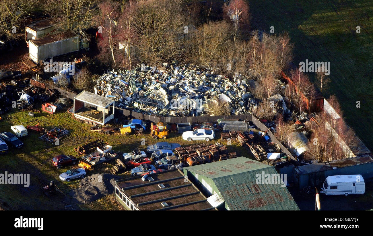 Eine Luftaufnahme, die einen Teil des Wracks von Pan am Flight 103 zeigt, der jetzt in der Ecke eines Bergungshofes in der Nähe von Tattershall, Lincolnshire, aufbewahrt wird. Stockfoto