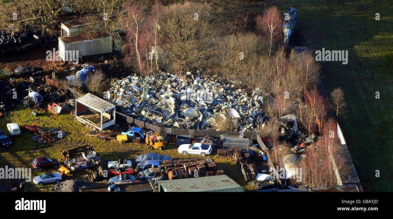 Eine Luftaufnahme, die einen Teil des Wracks von Pan am Flight 103 zeigt, der jetzt in der Ecke eines Bergungshofes in der Nähe von Tattershall, Lincolnshire, aufbewahrt wird. Stockfoto