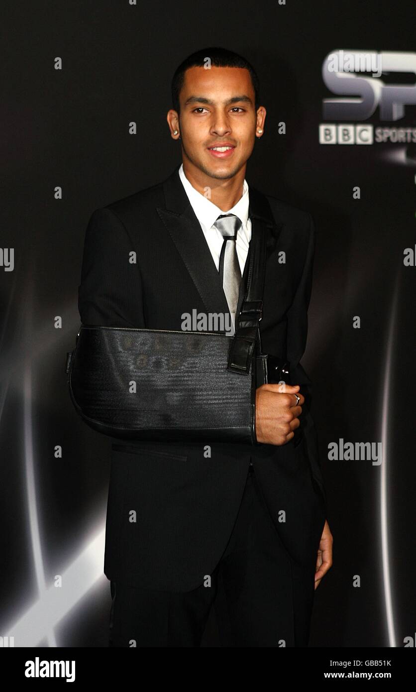 Theo Walcott kommt für die BBC Sports Personality of the Year 2008 in die Echo Arena, Liverpool Stockfoto