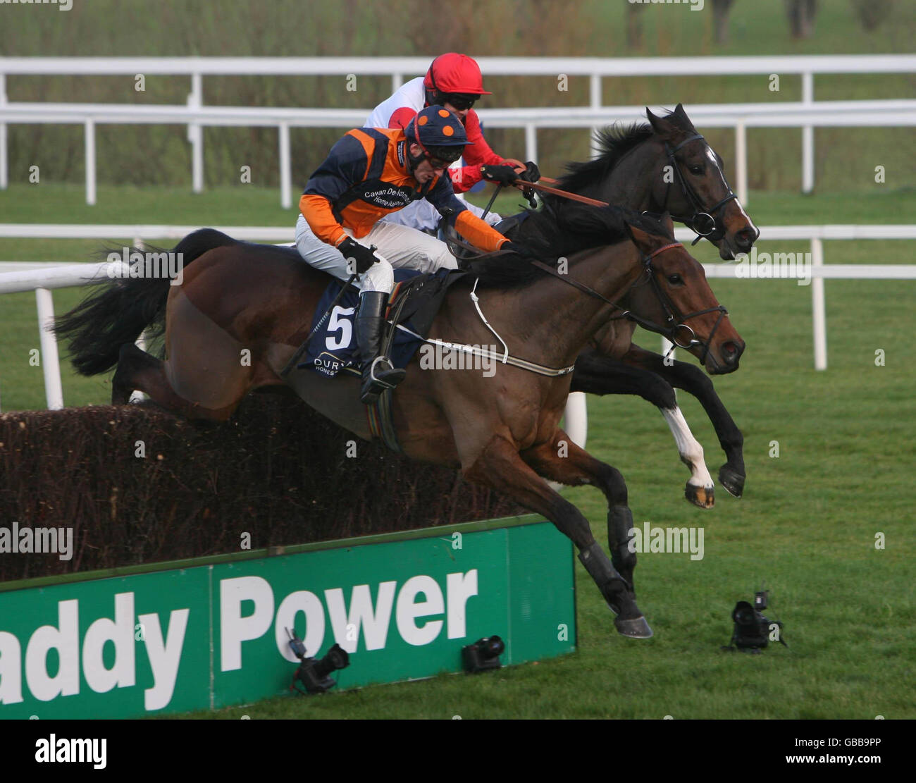 Folgen sie plan jockey johnny cullen Fotos und Bildmaterial in hoher