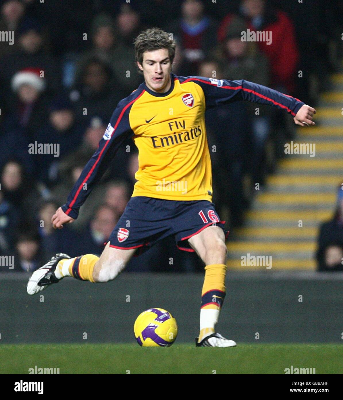 Fußball - Barclays Premier League - Aston Villa V Arsenal - Villa Park Stockfoto